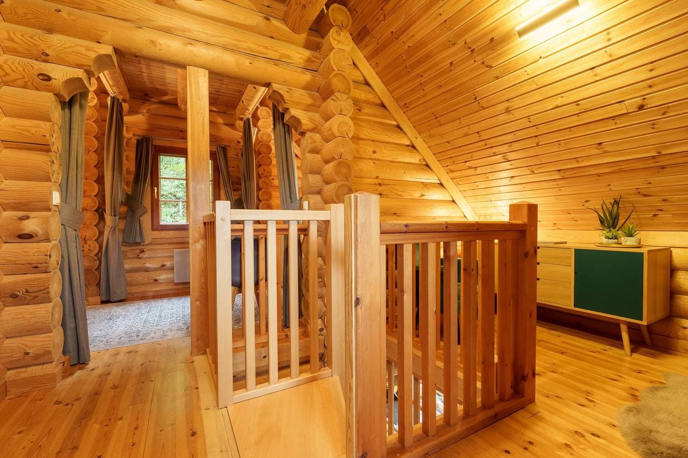 Foto 10 von 21: Chalet für 5 Personen mit Balkon