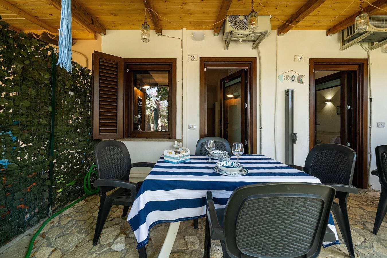 Foto 3 von 24: Einzimmerapartment 'Monolocale Costa Rei' mit privater Terrasse, Gemeinschaftsgarten und Klimaanlage