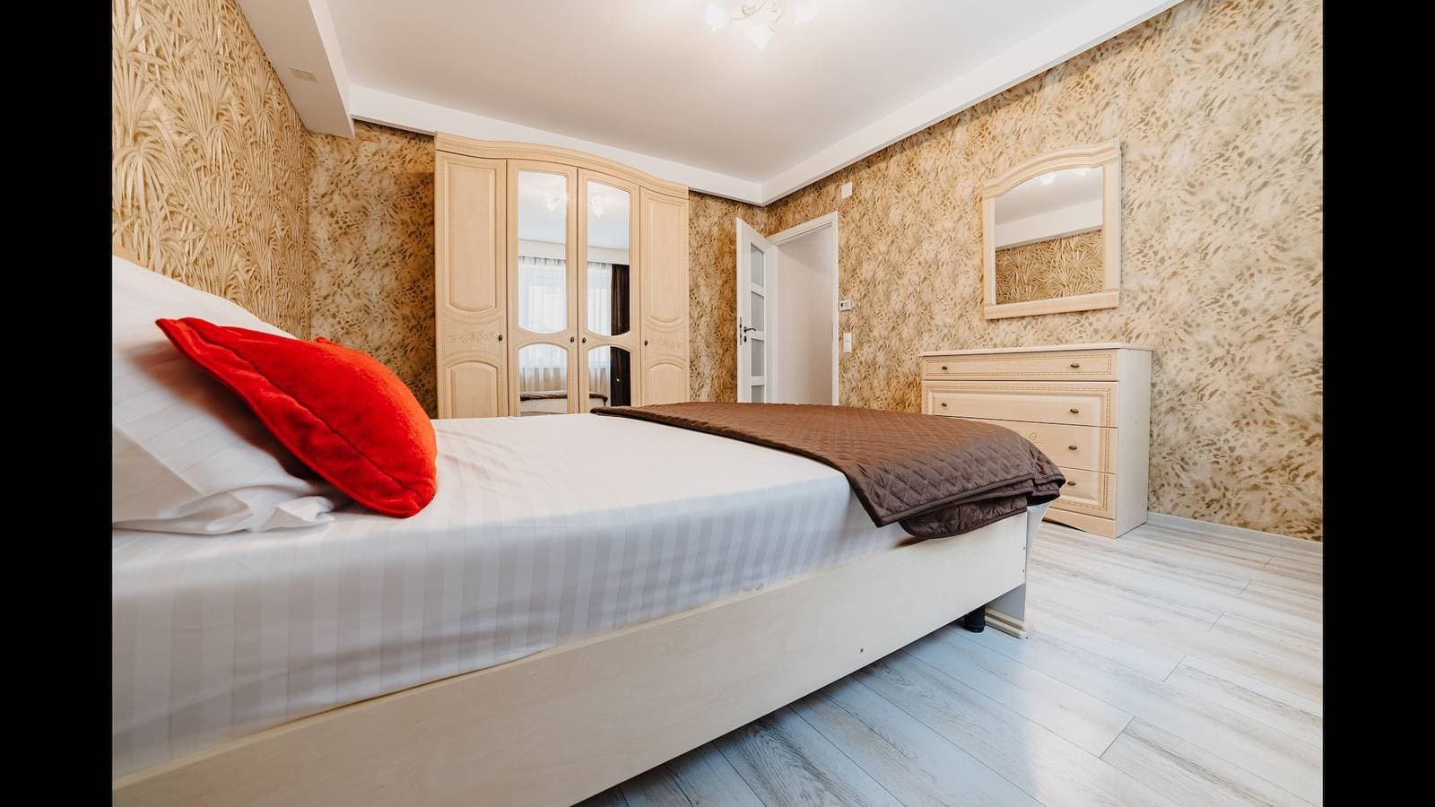 Foto 8 von 21: Besuchen Sie Rumänien von Brasov BnB 1
