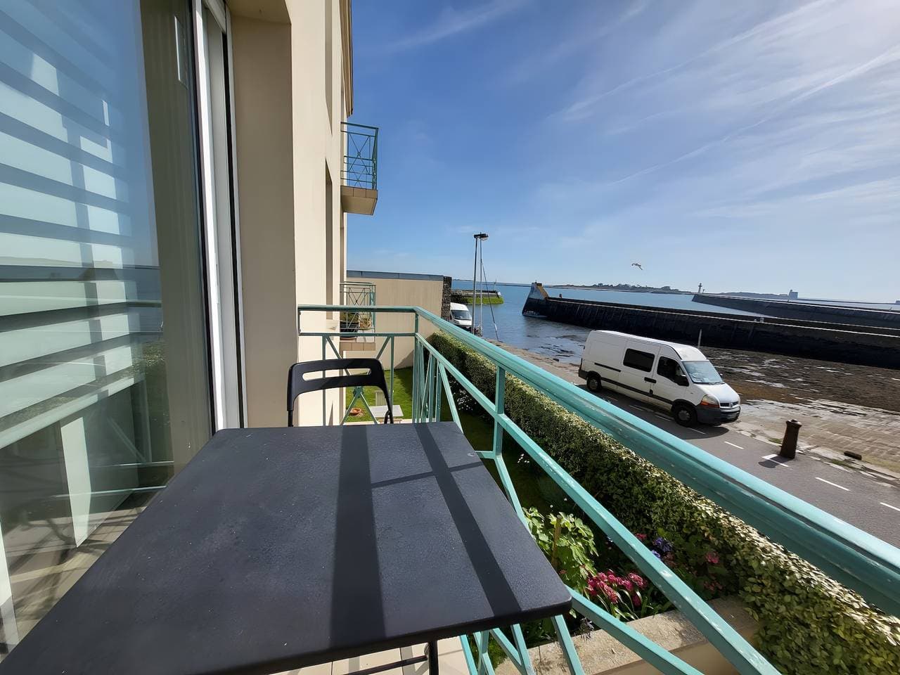 Foto 7 von 24: Moderne 2-Zimmer-Wohnung mit Meerblick, Balkon, WLAN, Garage, nahe Hafen & Zentrum