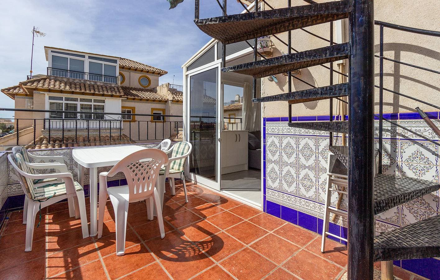 Foto 8 von 23: Gemütliches 70 qm Apt mit Pool, Terrasse und WiFi