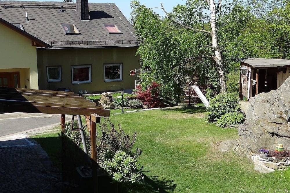 Foto 7 von 7: 70qm große Ferienwohnung mit zwei Schlafzimmern mit Terrasse
