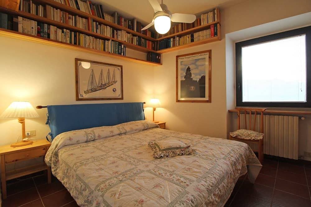 Foto 3 von 30: Zwei-Zimmer-Wohnung in Residenz mit Pool und Panoramablick auf den See in Sale Marasino
