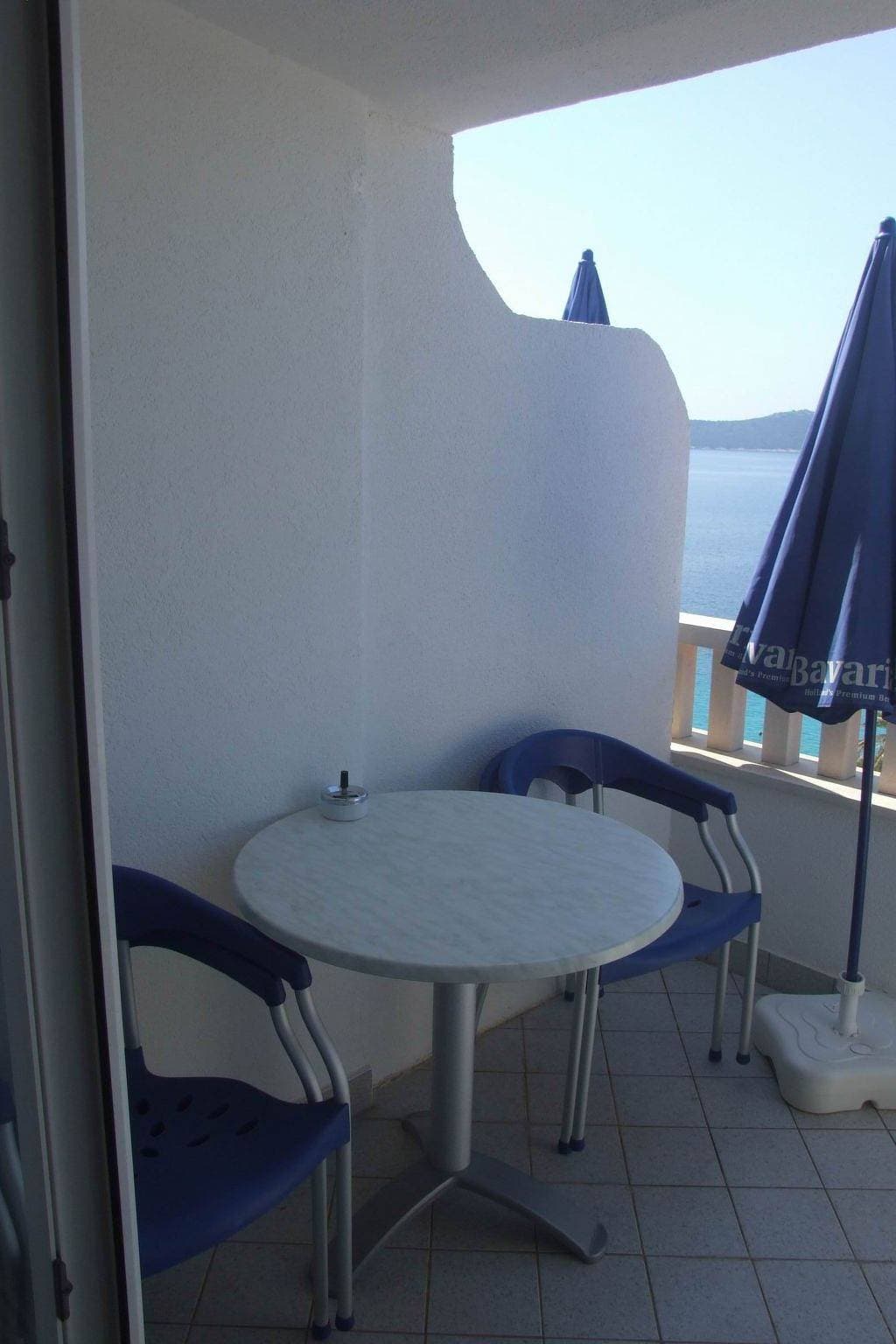Foto 13 von 27: Mit Blick auf das Wasser