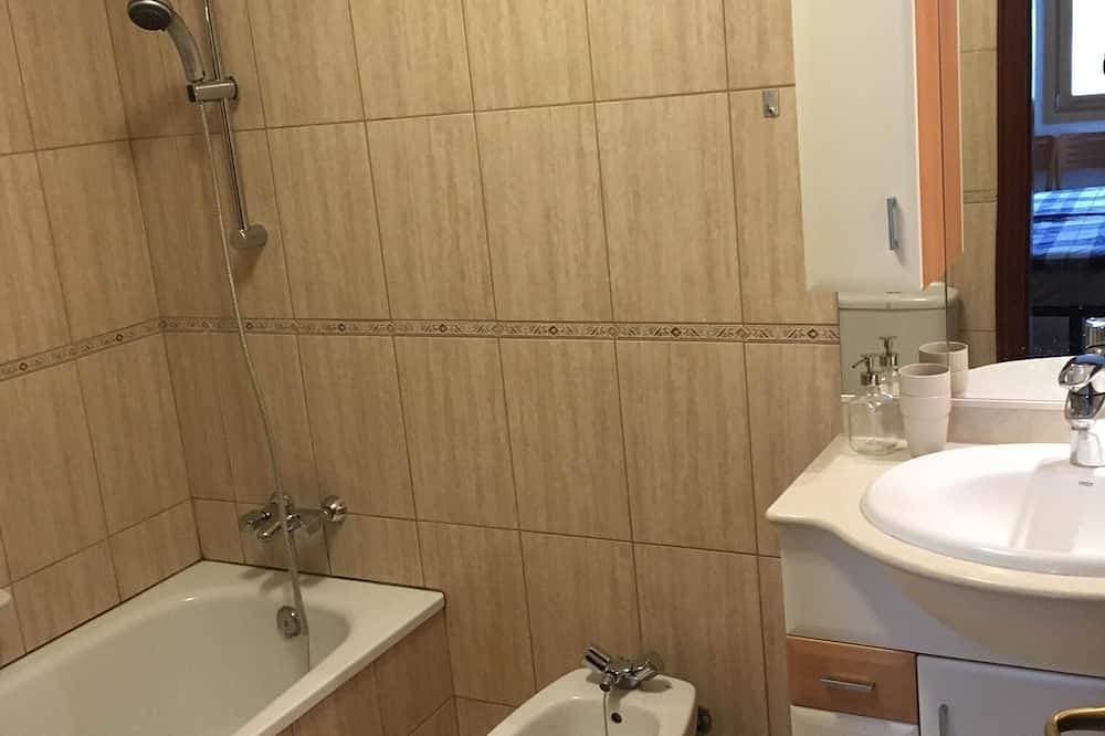 Foto 13 von 30: Schöne 2 Schlafzimmer + 2 Badezimmer Wohnung im Zentrum von Arona