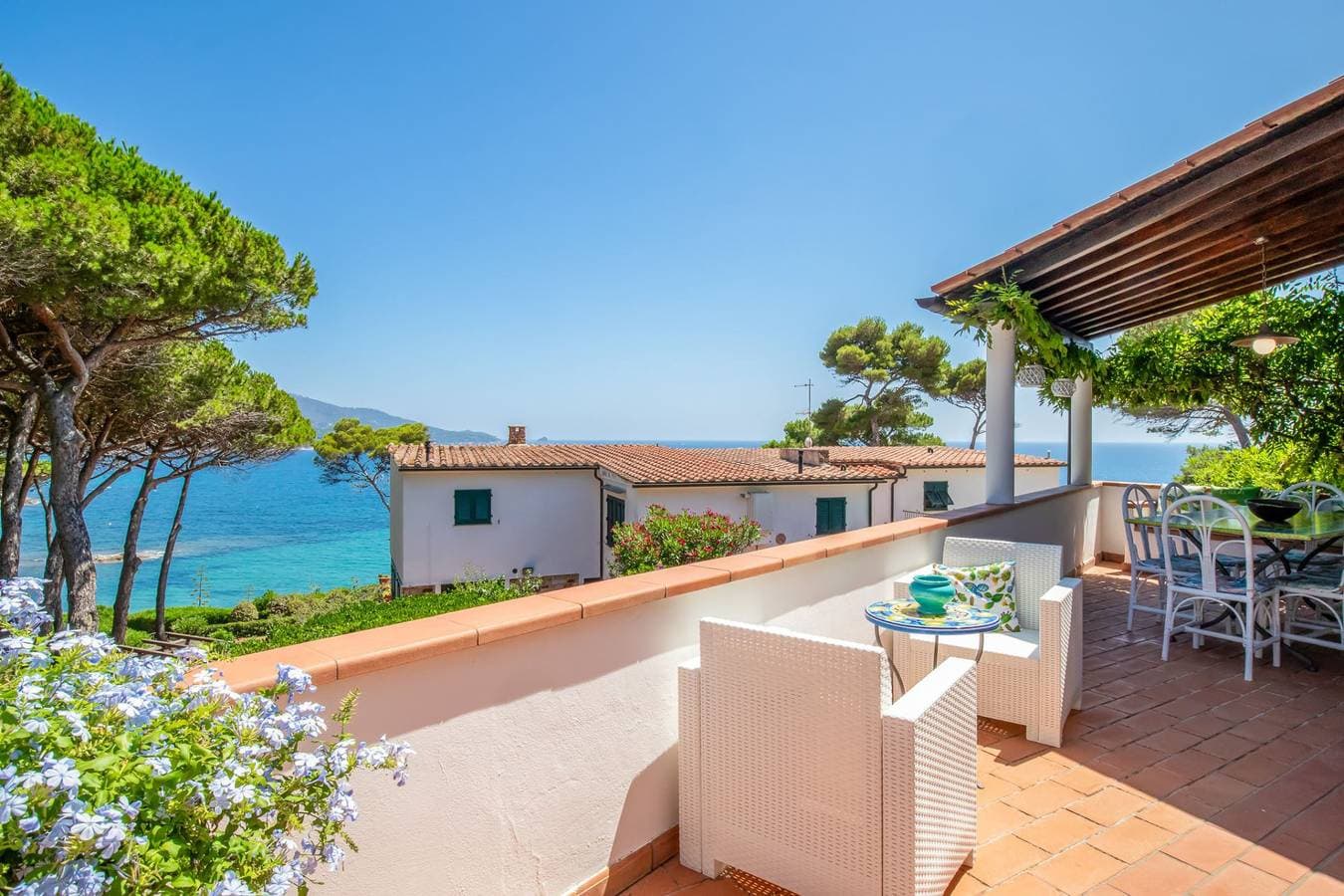 Foto 10 von 67: Villa für 8 Personen mit Terrasse
