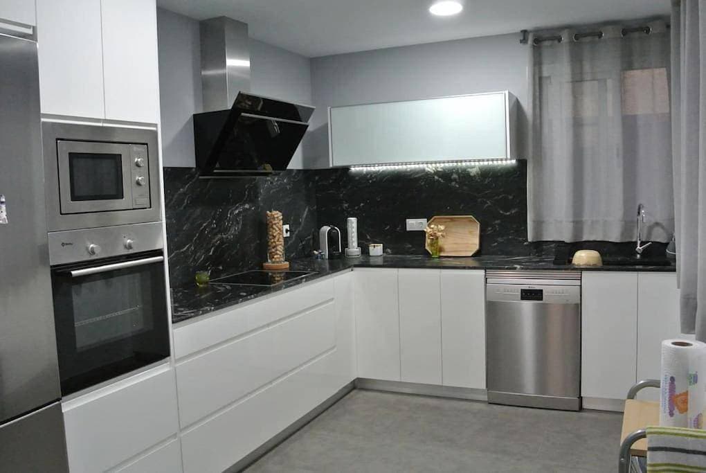 Foto 5 von 37: Three-Bedroom House
