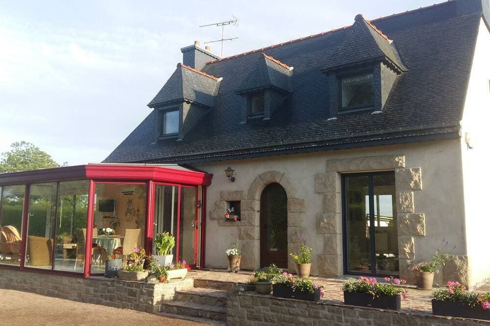 Neobretonisches Haus Pedernec in der Frankreich-Region Bretagne 1