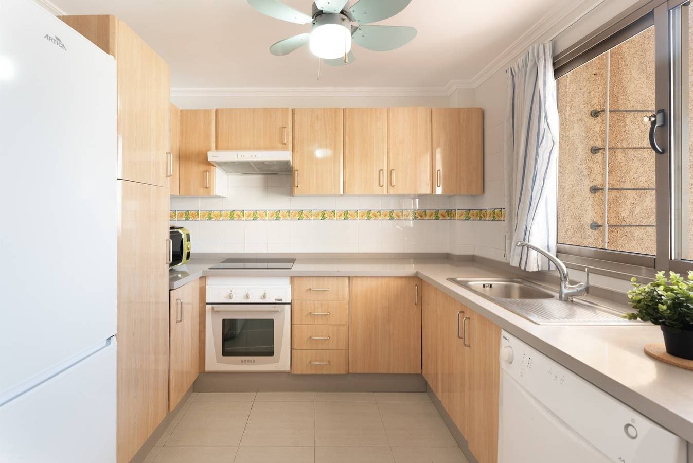 Foto 5 von 28: Ferienwohnung 'Ático Bellavista Alcalá' mit Privatterrasse und WLAN