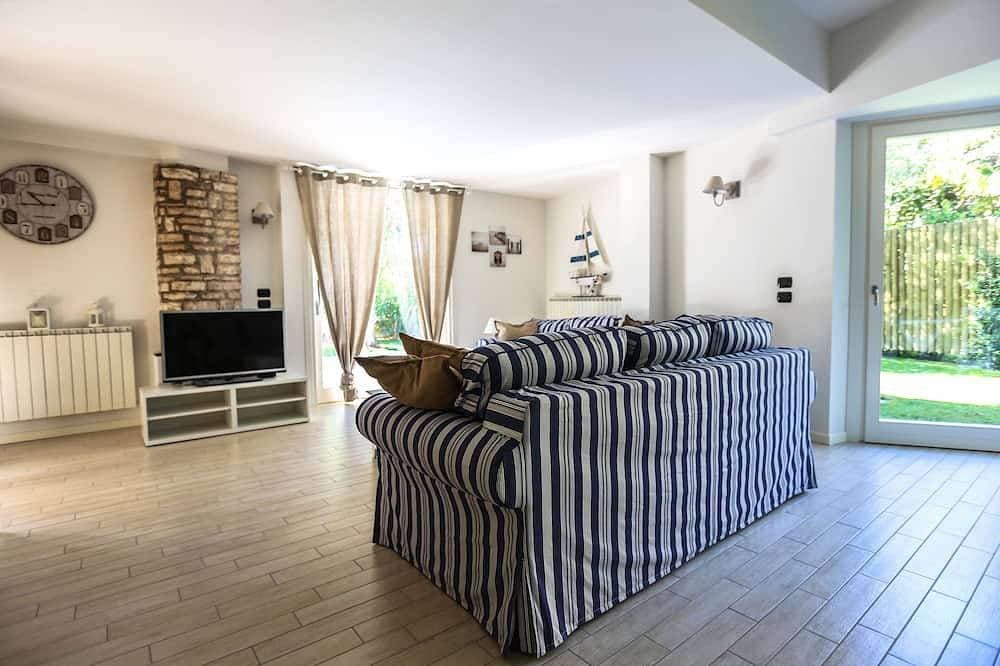 Foto 9 von 29: Schöne exklusive Villa 50 Meter vom See entfernt