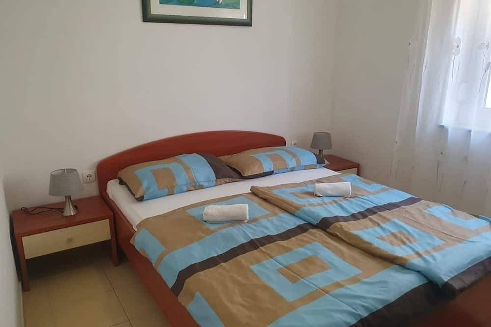Foto 4 von 30: Apartment 30m vom Meer, Mit Boje für Boote vor dem HausDirekt am Meer, (4+1)
