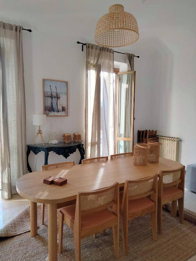 Foto 4 von 36: Three-Bedroom Apartment