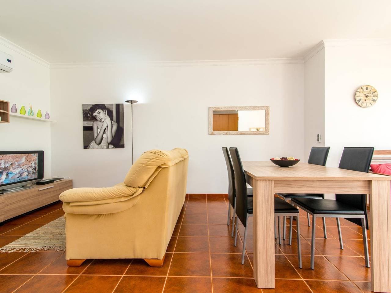 Foto 11 von 36: Ferienwohnung für 4 Personen mit Balkon