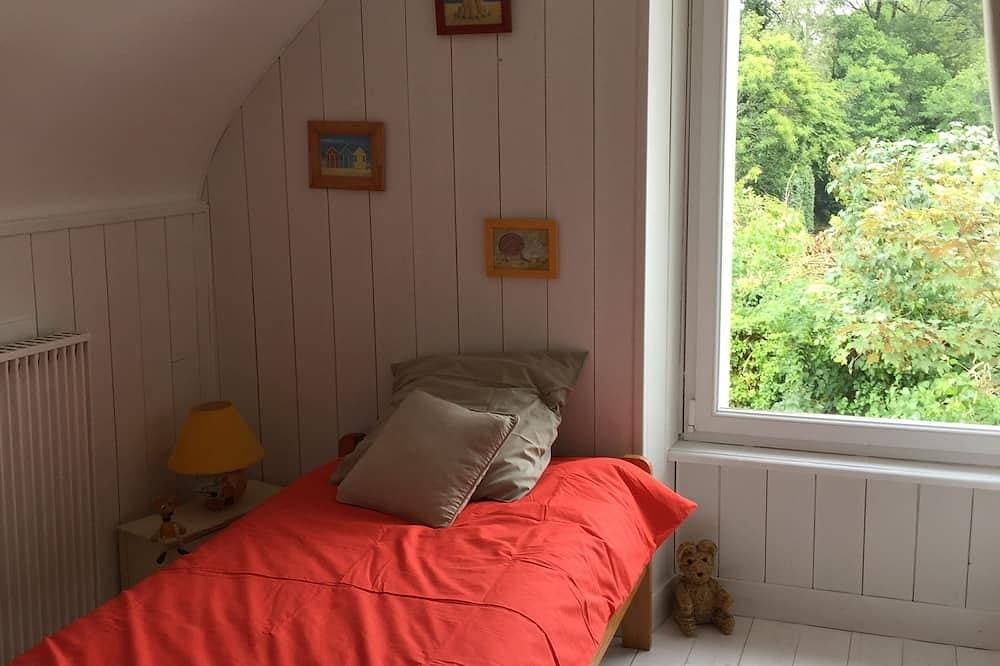 Foto 6 von 30: Durch einen Malerkünstler, Pont Aven 9kmkarsthöhle geschmücktes Haus auf Garten