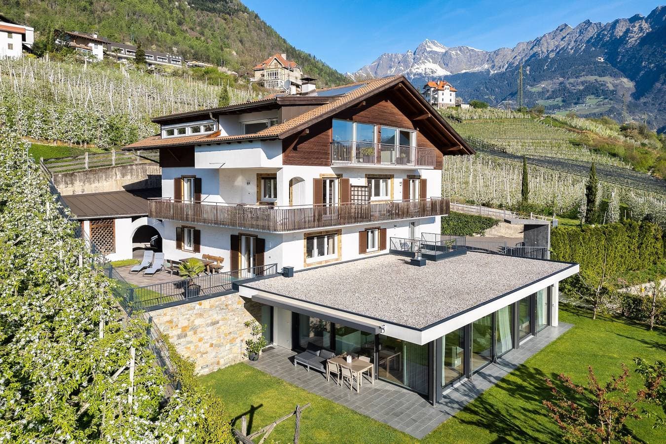 Foto 2 von 29: Ferienwohnung 'Freiblick Groß' mit Bergblick, gemeinsamer Terrasse und WLAN