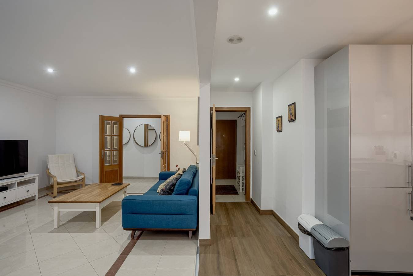 Foto 13 von 30: Carcavelos Bright & Modern Apartment