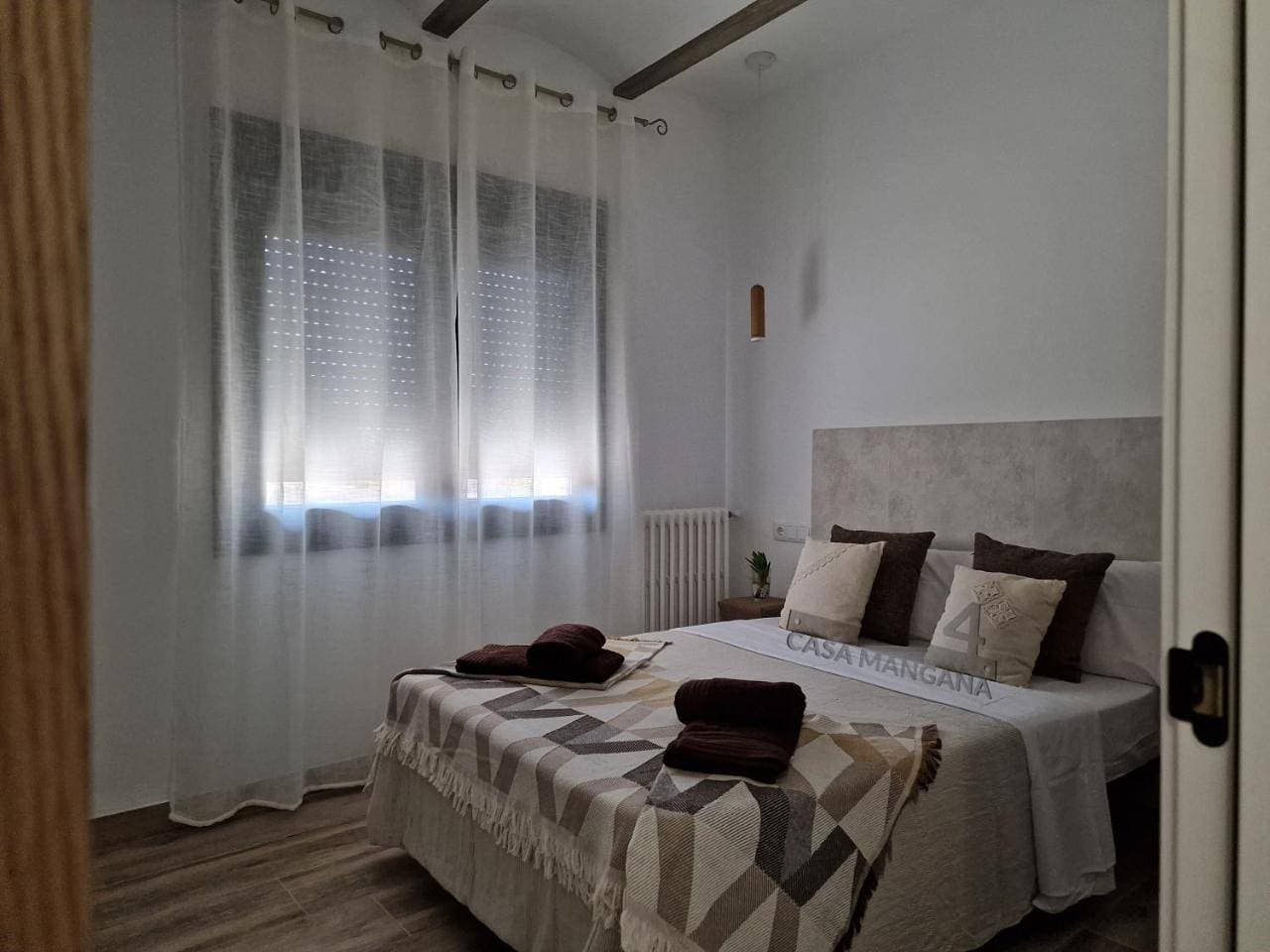 Foto 6 von 41: Three-Bedroom House