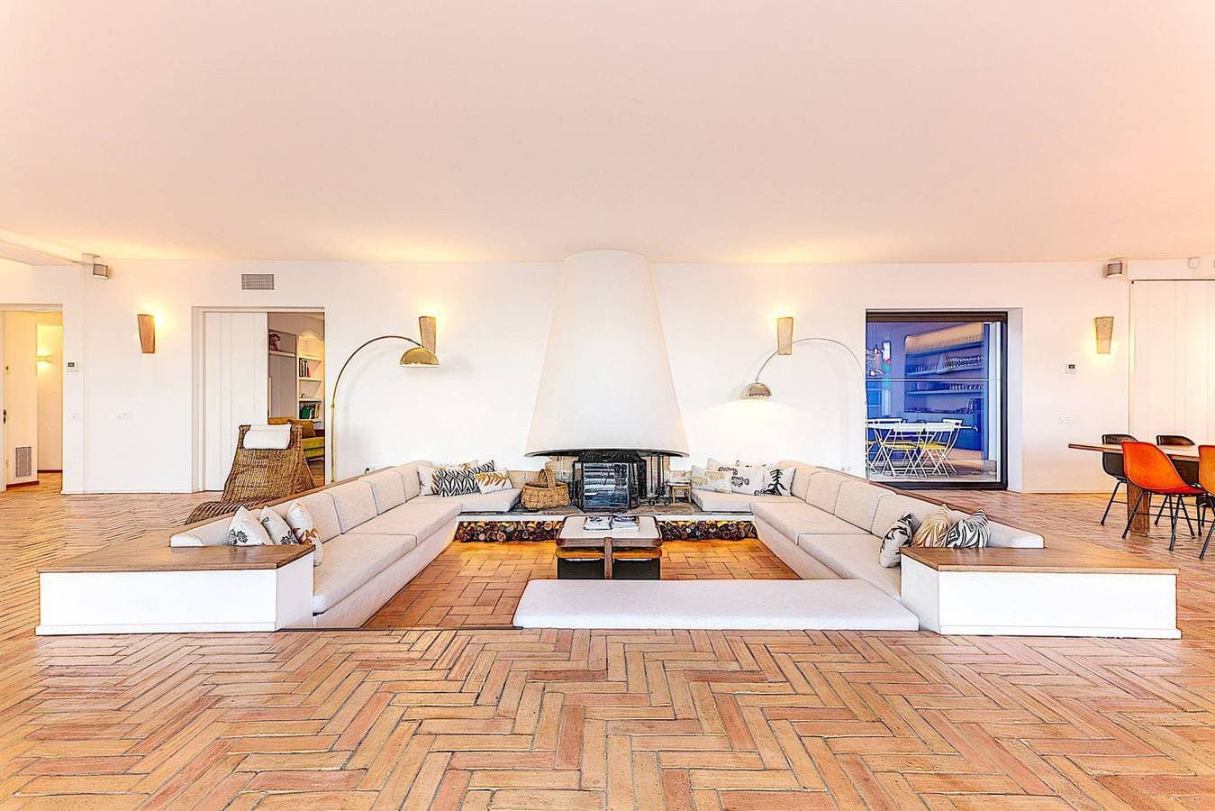 Foto 7 von 33: Villa für 20 Personen mit Terrasse
