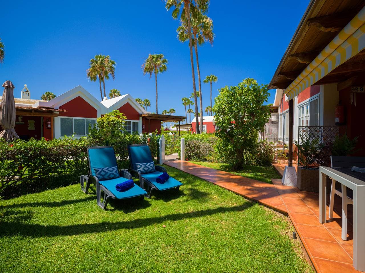 Foto 5 von 37: Sonnenschutz mit privater Terrasse
