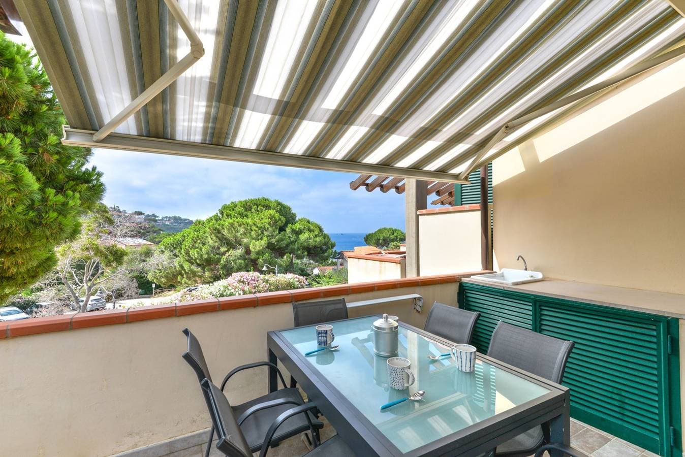 Foto 8 von 24: Ferienhaus für 5 Personen mit Terrasse