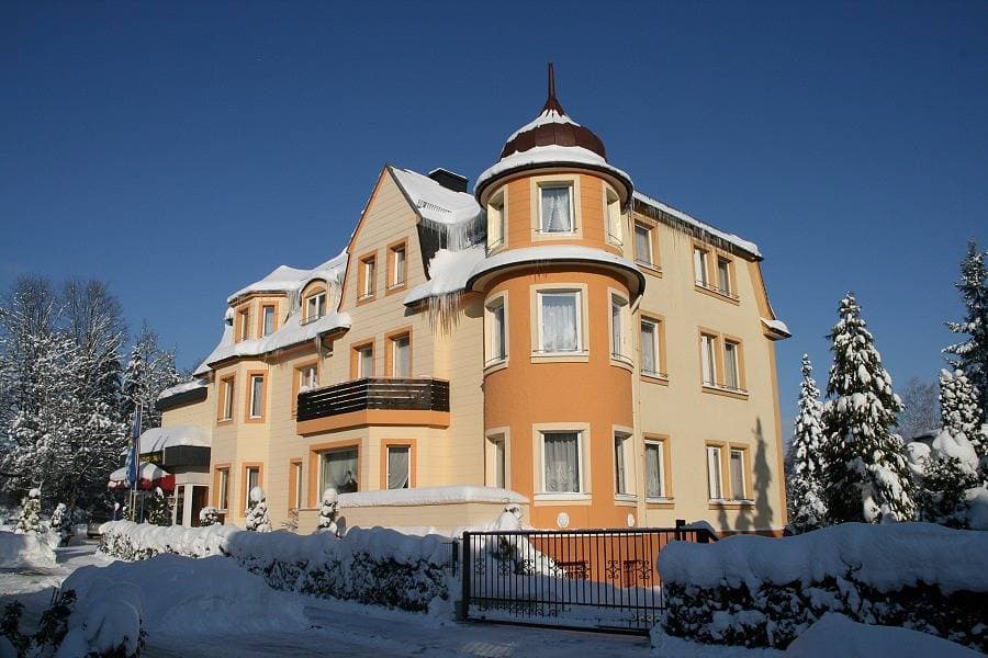 Foto 9 von 22: Hotel Modena - Doppelzimmer in traditionsreicher Jugendstilvilla