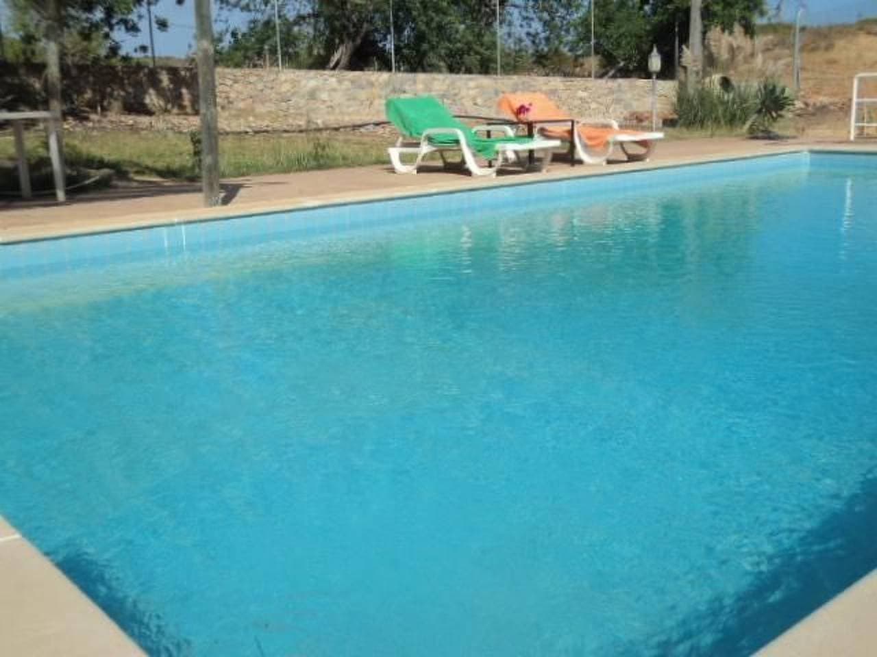 Foto 2 von 26: Mit Balkon, Terrasse und Außenpool