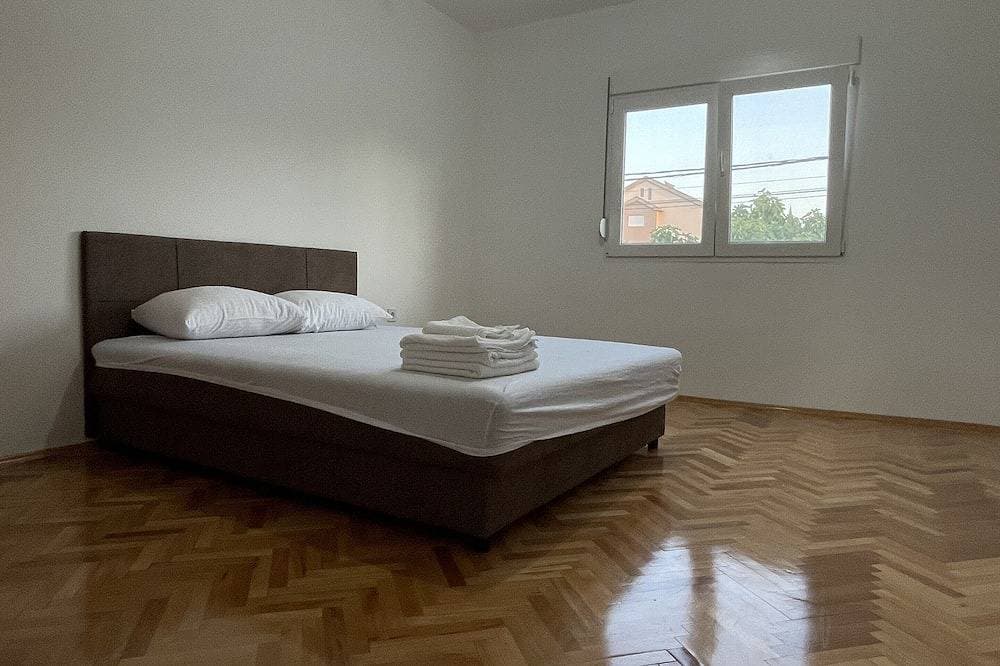 Entire apartment 1
