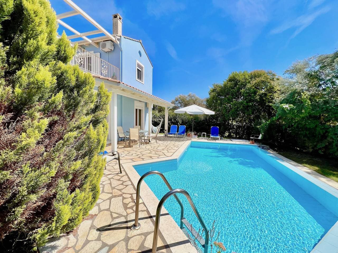 Foto 9 von 32: Beach Villa Iolis with private pool