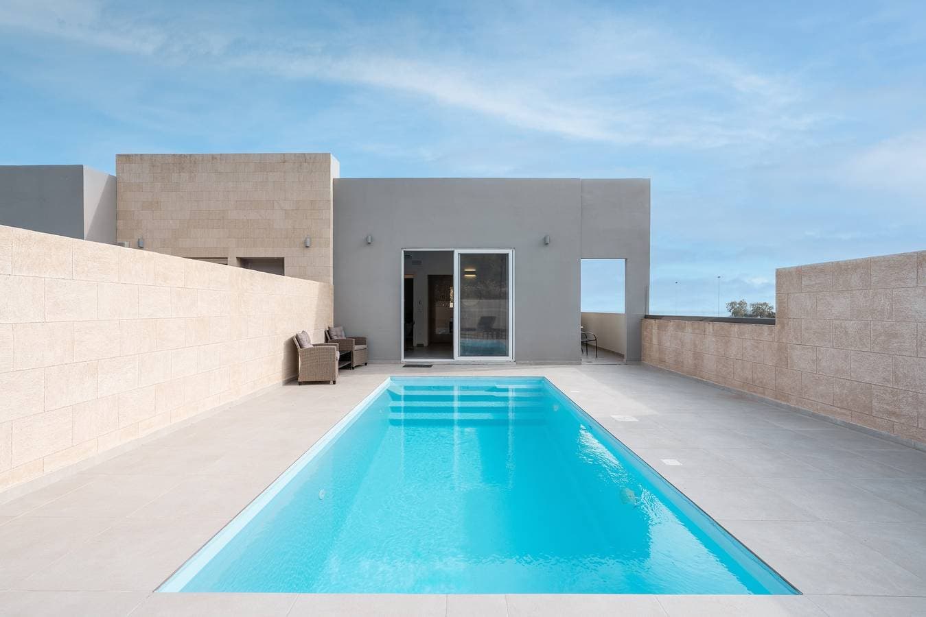 Foto 11 von 20: Ferienwohnung 'Tesoro Del Mare mit Privat Pool 2' mit Bergblick, WLAN und Klimaanlage