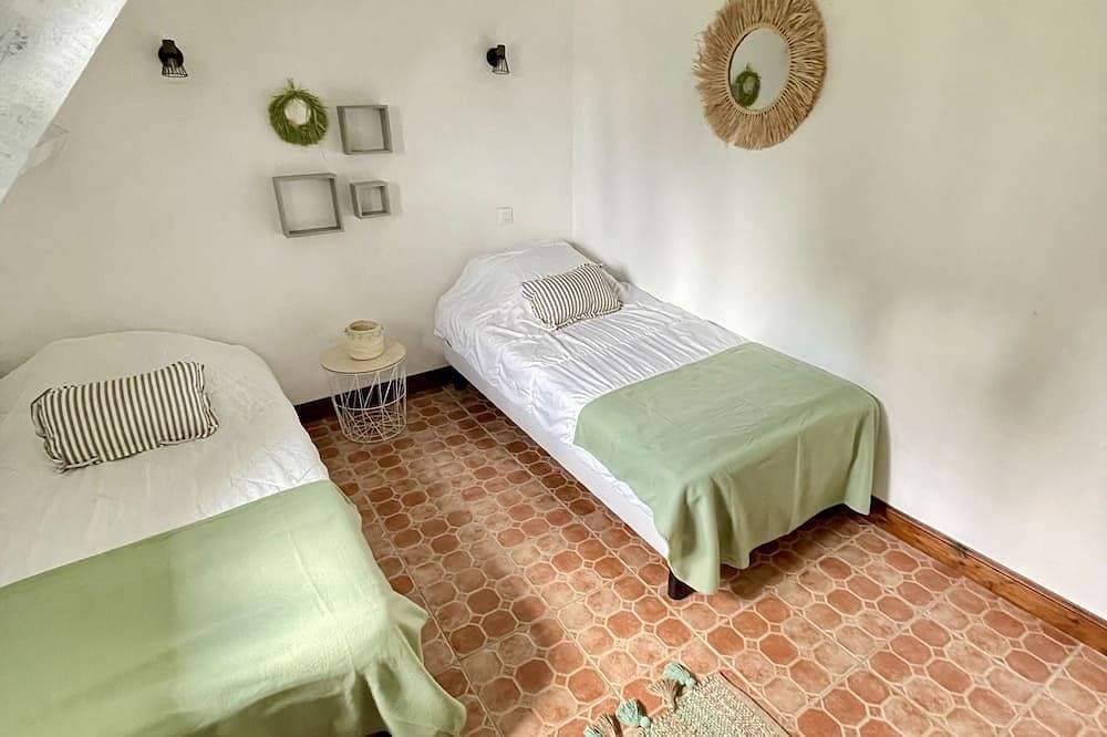Foto 9 von 30: 4mn-sea-Cabourg 16p. gîte heated pool, fireplace, ping pong table etc...