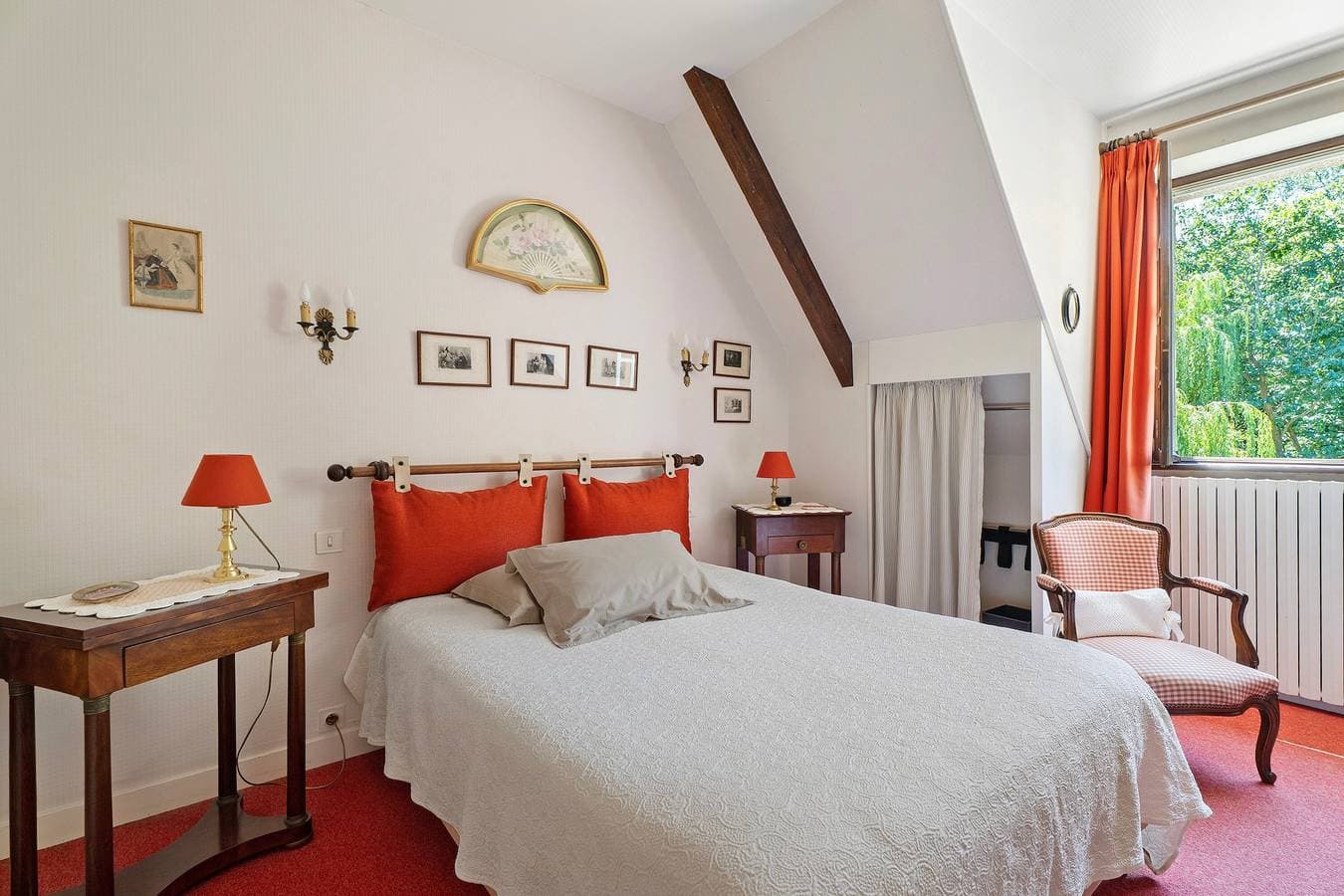 Foto 2 von 21: Gästezimmer 'Chambre Fleurie' mit WLAN