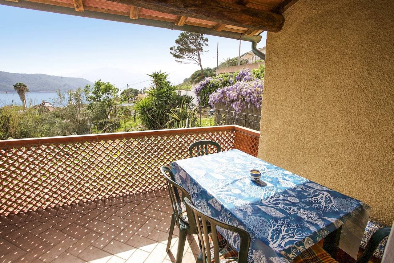 Foto 6 von 18: Ferienwohnung für 5 Personen mit Terrasse
