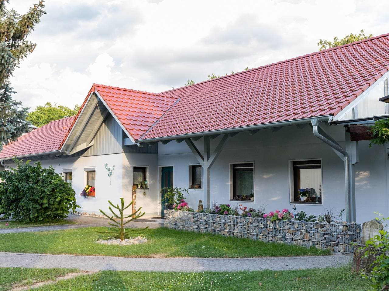 Foto 3 von 35: Ferienwohnung 'Scheurebe' mit privatem Balkon, Gemeinschaftsterrasse und Gemeinschaftsgarten