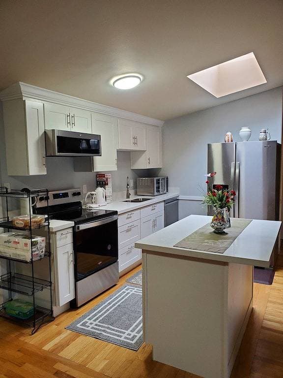 Foto 2 von 6: Home 5-7 minutes from Sea-Tac airport,