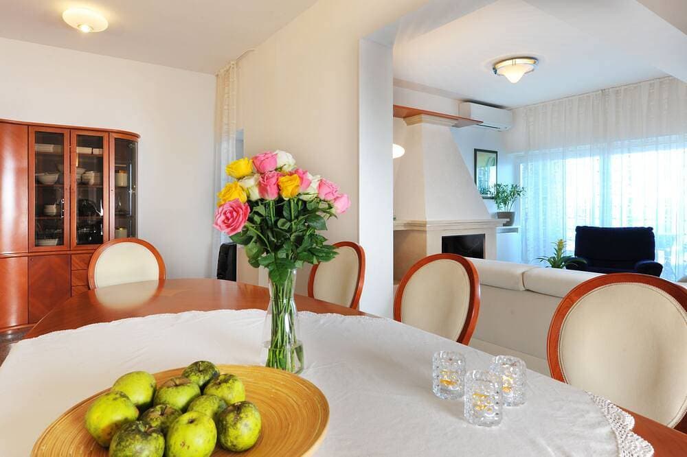 Foto 11 von 30: Villa Cablex III / Ruheoase mit beheitztem Pool Jacuzzi und Sauna