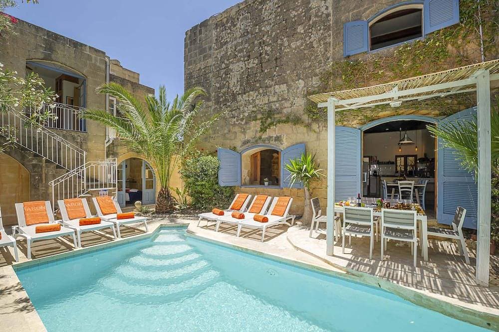 Oleandra Holiday Home 1