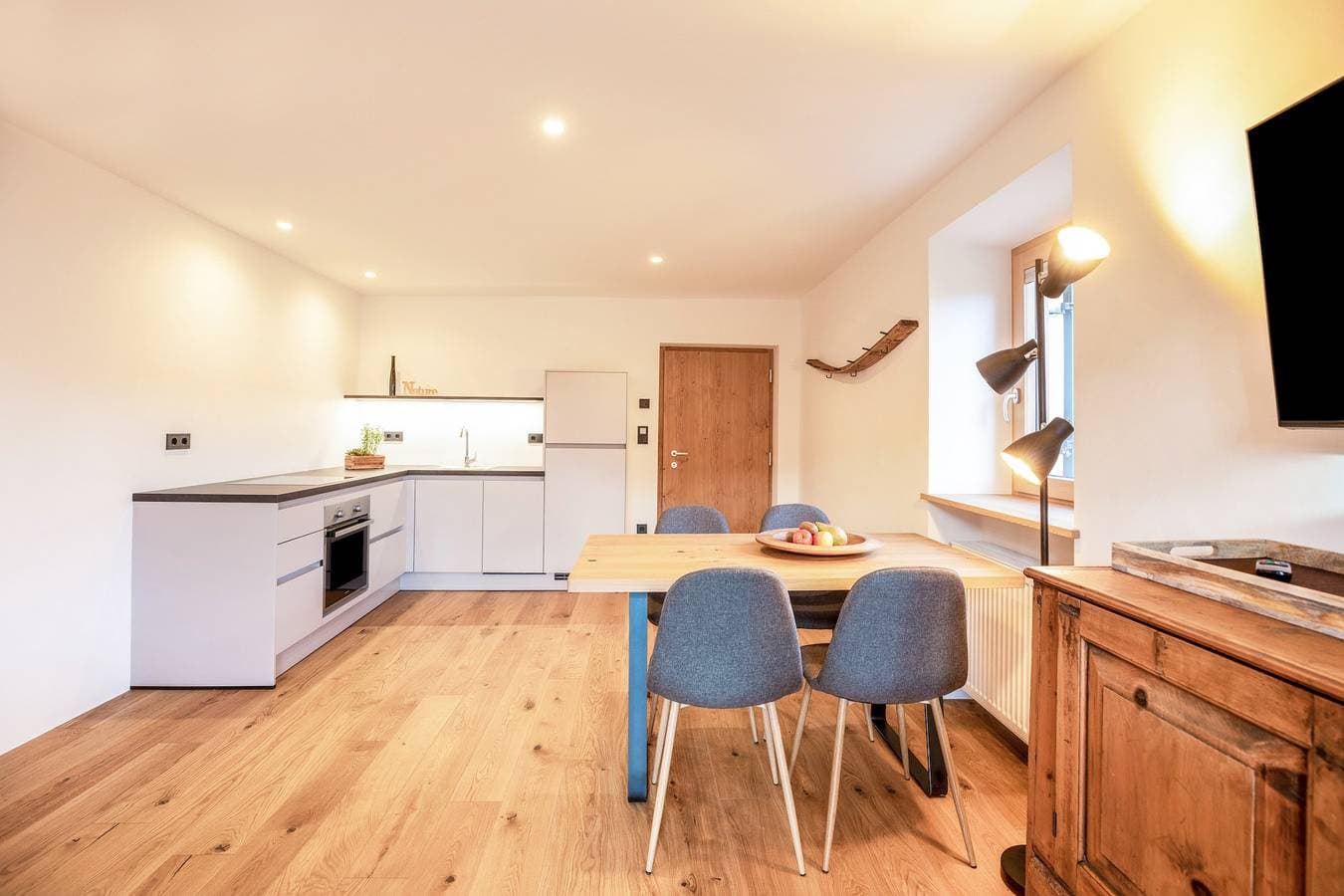Foto 3 von 36: Brantenhof Design-Ferienwohnung "Vinea“ mit Gemeinschaftsgarten mit Sauna, Balkon und WLAN