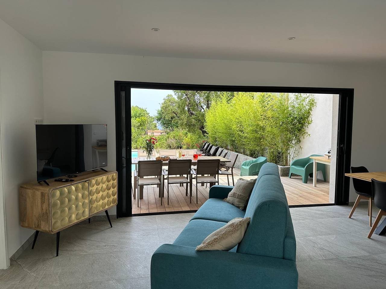 Foto 2 von 11: Attraktive Villa mit privatem Pool