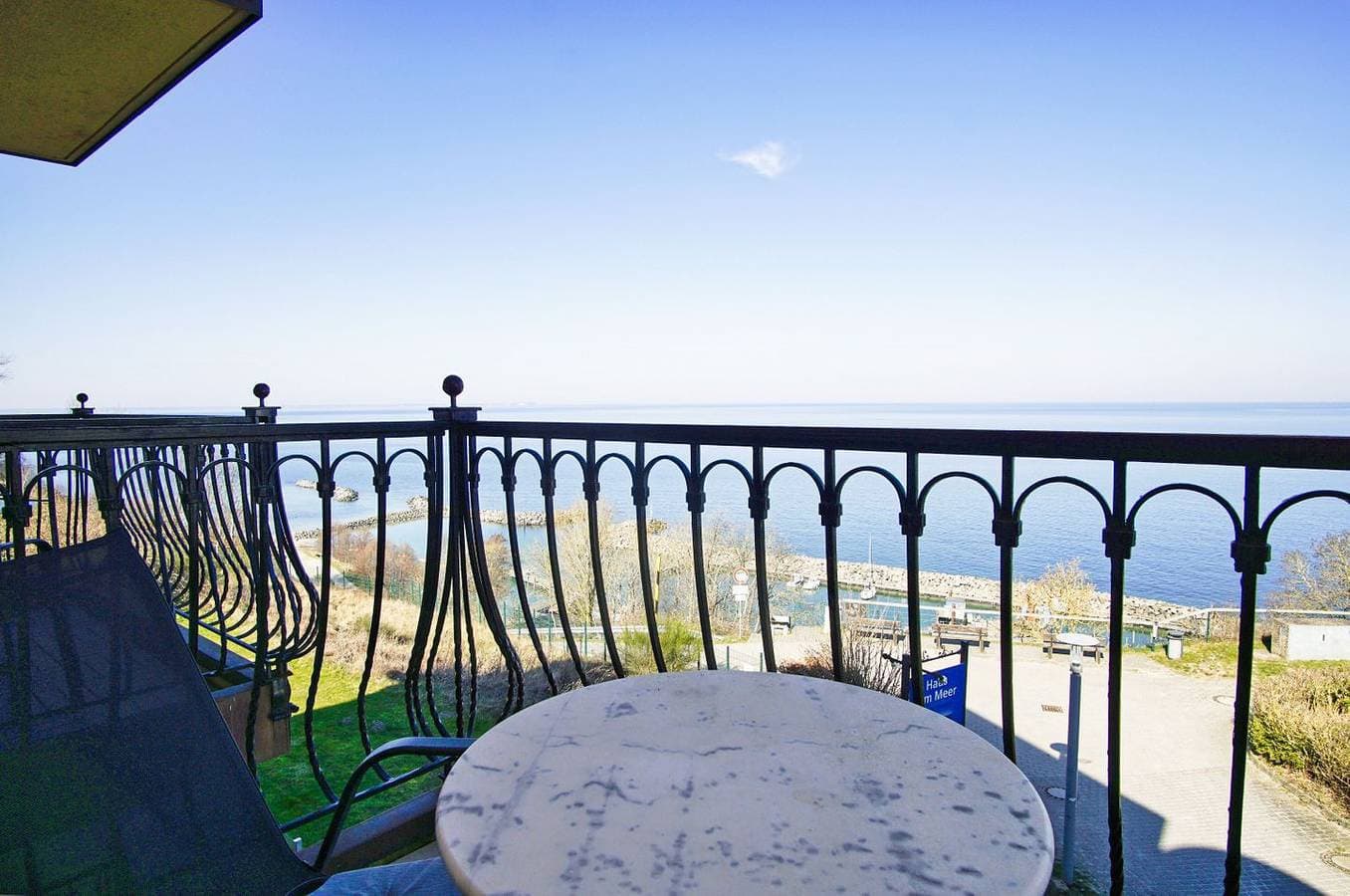 Foto 4 von 29: Ferienwohnung mit traumhaftem Meerblick - Haus am Meer FeWo 07