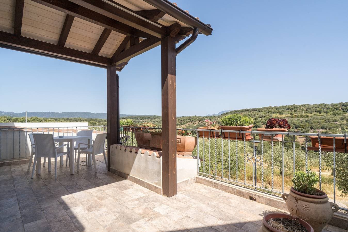 Foto 2 von 26: Ferienhaus 'Casa Stella' mit Blick auf den See, WLAN und Klimaanlage