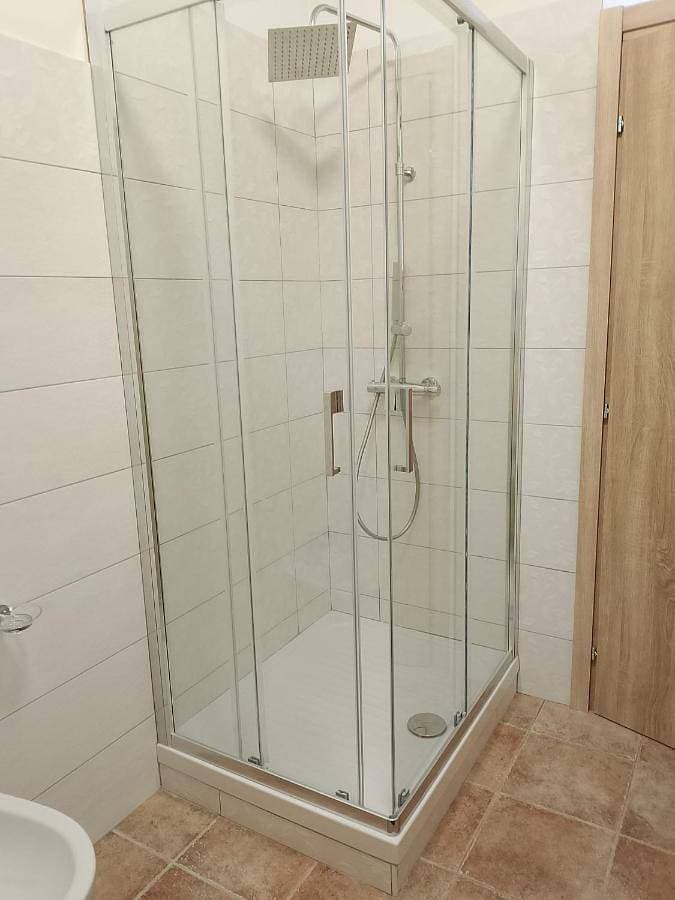 Foto 5 von 11: Comfort Triple Room with Shower