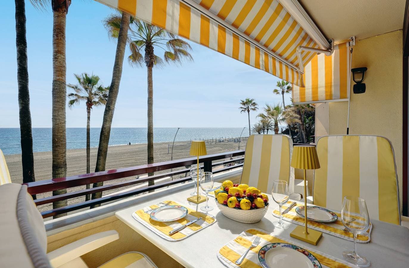 Foto 7 von 28: "Ferienwohnung- Auto inklusive" Am Strand mit Meerblick, Pool, WLAN, Klimaanlage & Balkon