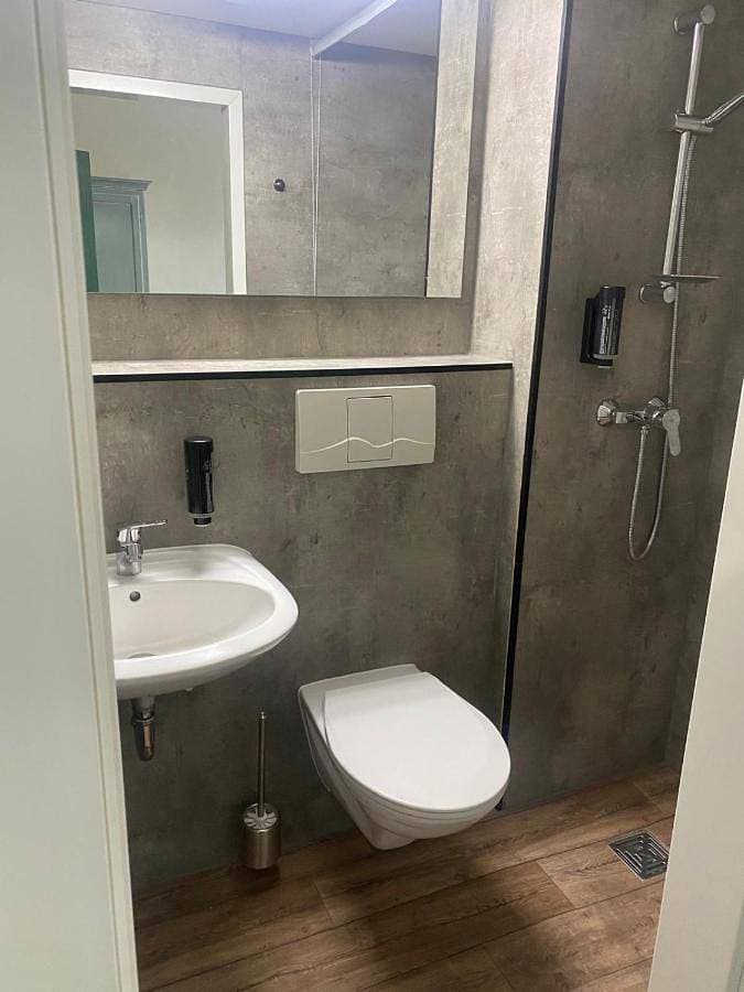 Foto 2 von 16: Double Room with Private Bathroom