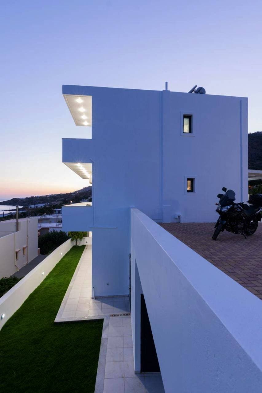 Metaxakis Home 1