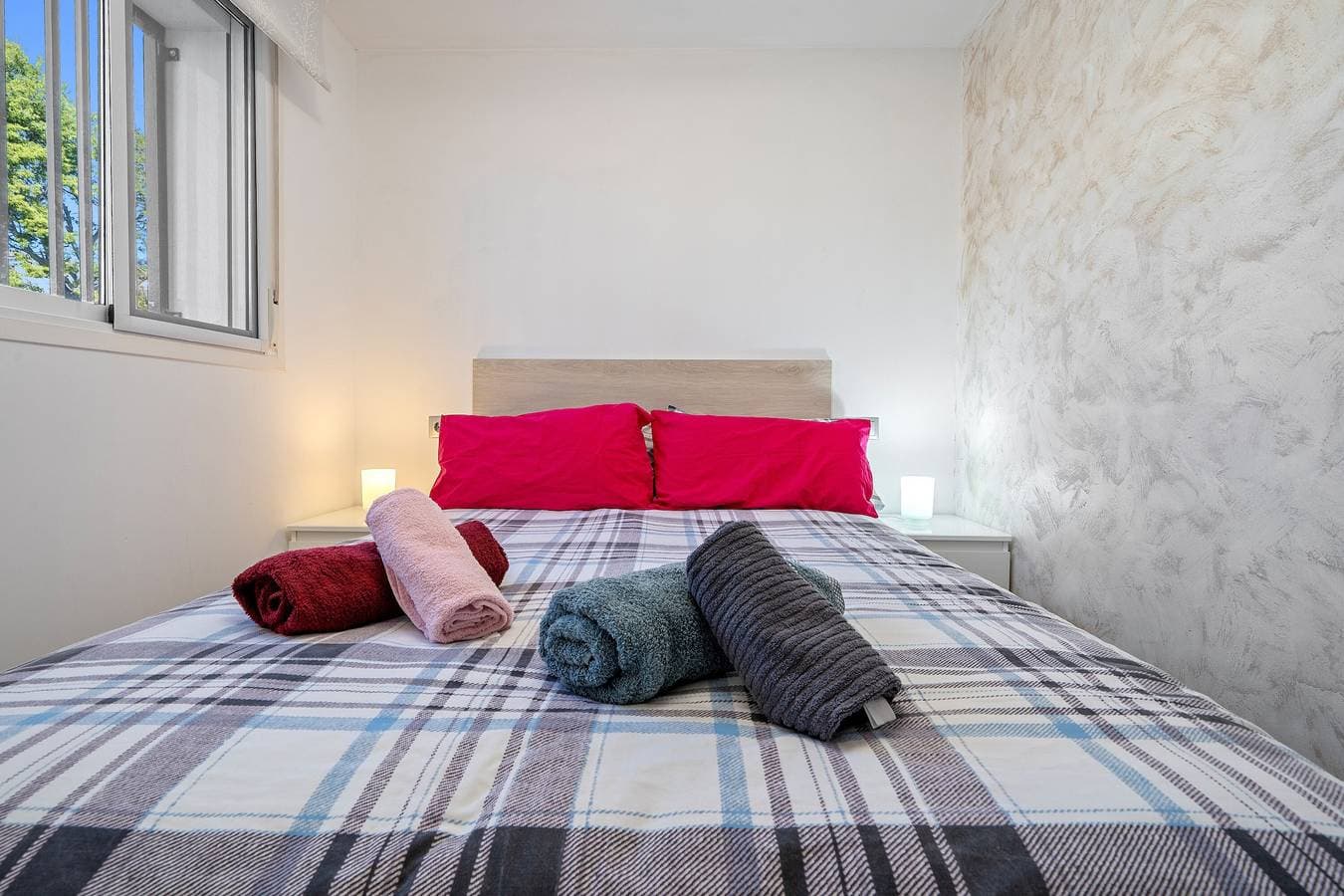 Foto 9 von 18: Ferienwohnung „Stadtflucht ins Grüne“ mit privatem Pool, Garten & WLAN