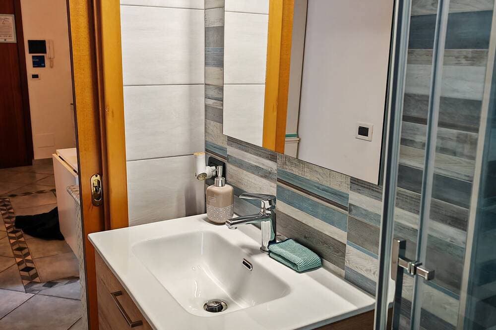 Foto 8 von 30: Ferienwohnung mit Terrasse, A/C, WiFi · 50 m zum Strand