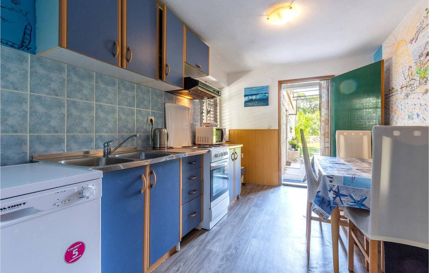 Foto 12 von 25: Gemütliche Wohnung mit Terrasse und WLAN, 1 km vom Strand entfernt!