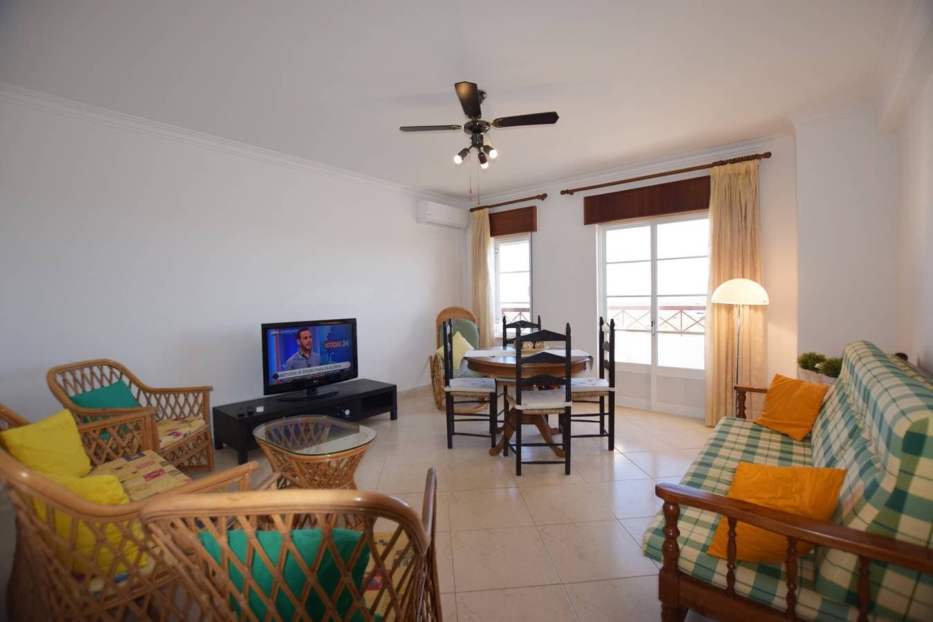 Foto 9 von 28: Ferienwohnung für 4 Personen mit Terrasse