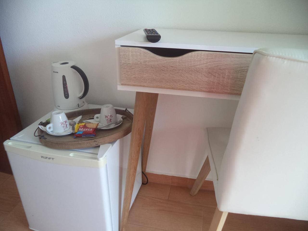 Foto 10 von 17: Twin Room with Private Bathroom