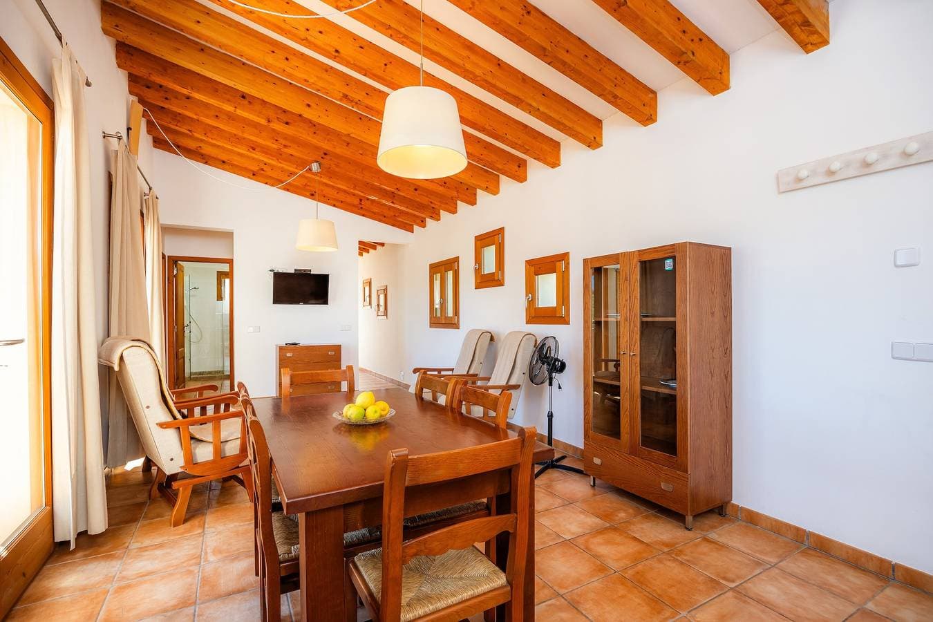 Foto 7 von 33: Ferienwohnung 'Es Colomer' mit Bergblick, Gemeinschaftspool und WLAN
